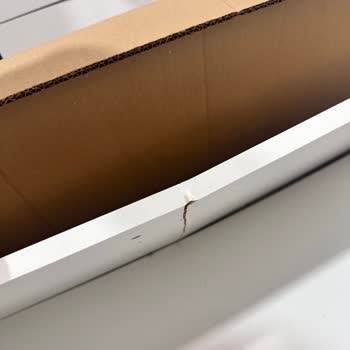 Kırık Dolap Parçaları Ve Cevapsız Müşteri Hizmeti Mağduriyeti