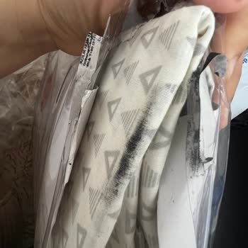 Açık Paketli Ve Lekeli Nevresim Takımı, İletişim Sorunu