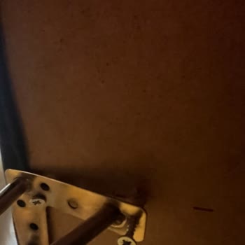 Koltuk Takımı Fiyaskosu: Çöken Ayak, Alaycı Üslup, Çözüm Yok!