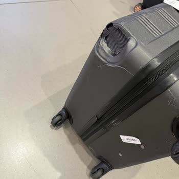 Wizz Air Broke My Luggage on London Flight and Refuses Compensation