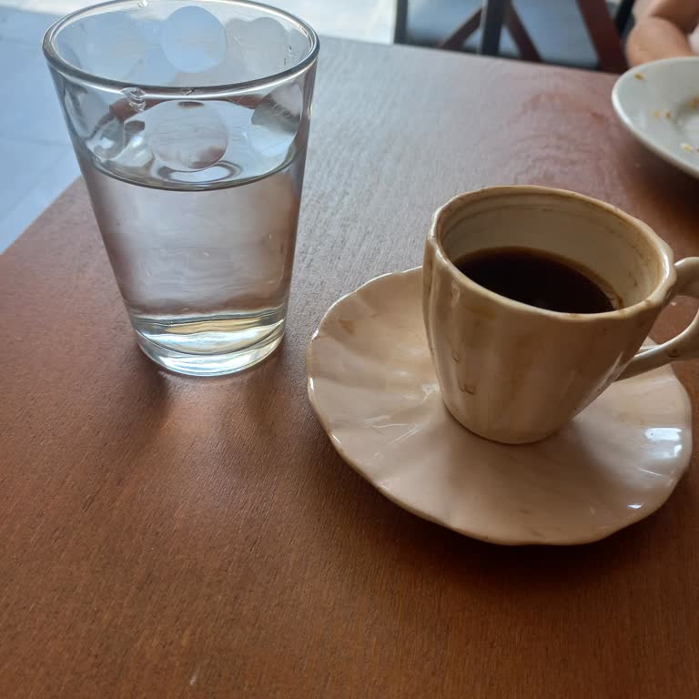 Ekmekçi Gurme'de İlgisiz Hizmet Ve Yetersiz Sunum