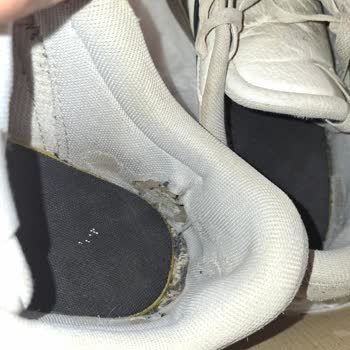 Aldığım Adidas Ayakkabının İç Astarı Ve Burnu Kısa Sürede Açıldı