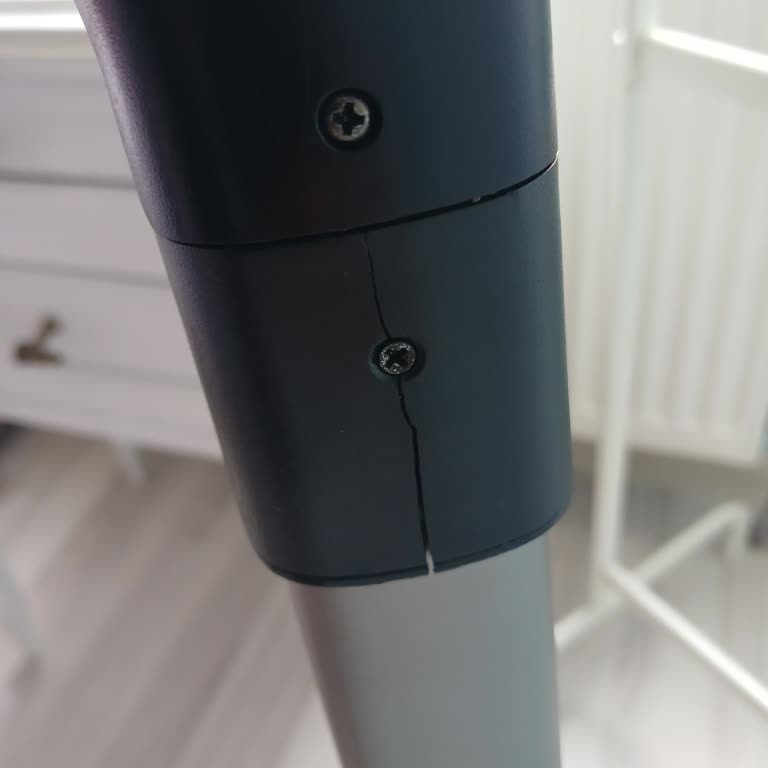 Philips SpeedPro Max Süpürge Borusu Sürekli Kırılıyor, Çözüm Bekliyorum