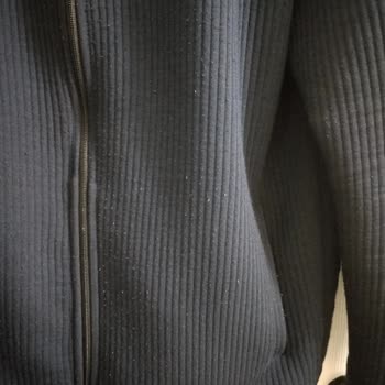 Colin's Hırka Tiftiklenme Sorunu Ve Yetersiz Müşteri Hizmeti