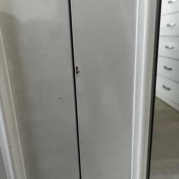 Kırık Ve Eksik Parçalı Dolap, İlgisiz Müşteri Hizmetleri