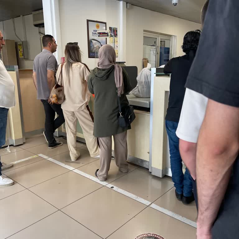 PTT Gaziantep Şubesinde Yetersiz Personel Nedeniyle Uzun Bekleme Süreleri