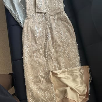 Aldığım Elbise Kusurlu Ve Etiketsiz Geldi, İade Sürecinde Sorun Yaşıyorum