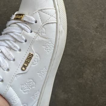 Guess Marka Ayakkabıda Erken Çatlama Ve Garanti Sürecinde Destek Sorunu