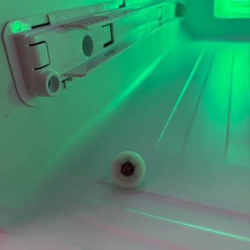 Arçelik Buzdolabı Çekmecesindeki Vida Kullanım Zorluğu Yaşatıyor!