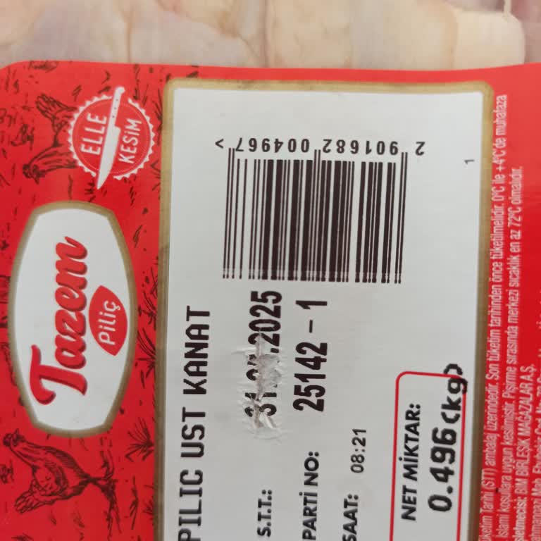 Son Tüketim Tarihi Geçmiş Tavuk Ve Etiketin Koparılması