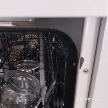 Regal Bulaşık Makinesinde Garanti Süresinde Paslanma Ve Ücretli Parça Değişimi Sorunu