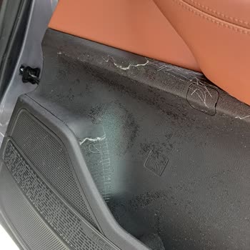 Ürünü Çıkardıktan Sonra Kalan İnatçı Yapışkanlar Mağduriyet Yarattı