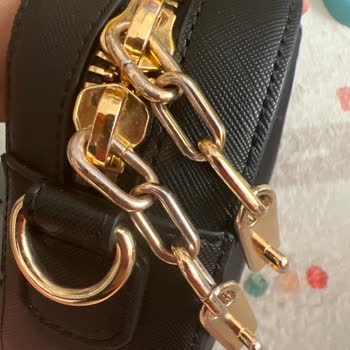 Love Moschino Çantamın Aksesuarları Kısa Sürede Soldu, Kullanıcı Hatası Dendi
