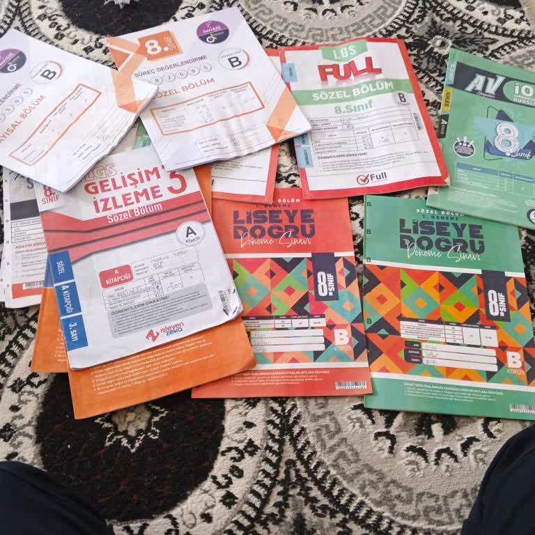 Zorunlu Deneme Sınavları Ve Ek Kitap Alımının Öğrencilere Yükü