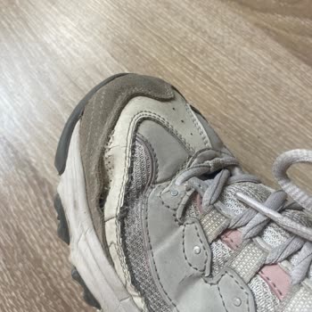Aldığım Spor Ayakkabı Kısa Sürede Deforme Olup Tamamen Açıldı, Değişim Talep Ediyorum