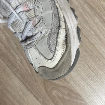 Aldığım Spor Ayakkabı Kısa Sürede Deforme Olup Tamamen Açıldı, Değişim Talep Ediyorum