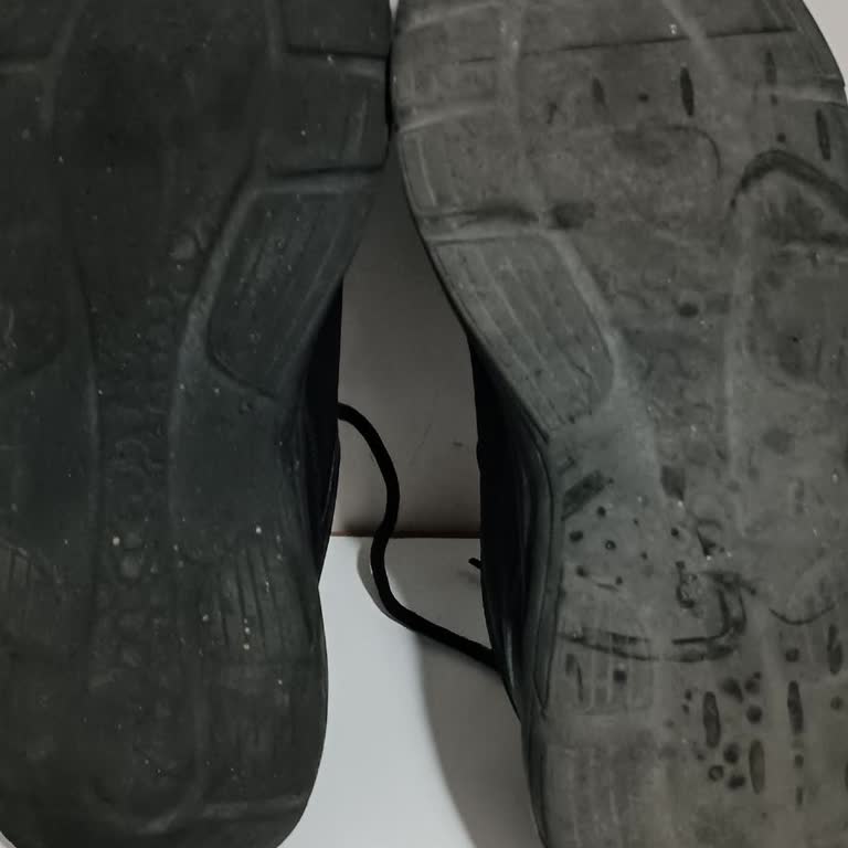 Kısa Sürede Yırtılan Ayakkabı İçin Standart Yanıt Hayal Kırıklığı Yarattı