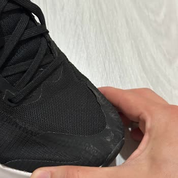 Nike Ayakkabıda Yapışkan Açılması Ve Üretim Hatasının Reddedilmesi