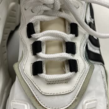 Online Lostra Ayakkabımın Teslimatı Gecikti, İletişim Kuramıyorum