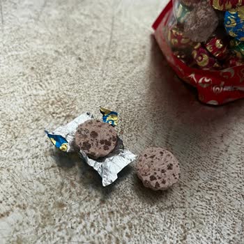 Aldığım Ülker Çikolatalarının Bozuk Çıkması Ve İletişimsizlik