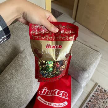 Aldığım Ülker Çikolatalarının Bozuk Çıkması Ve İletişimsizlik