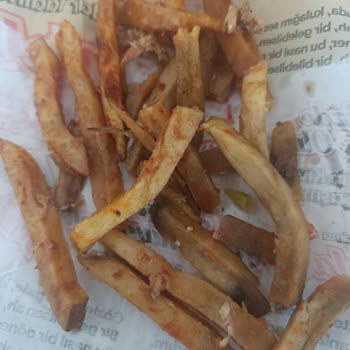 Öncü Döner Özensiz Yapılmış Bir Dürüm