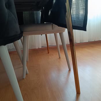 Yanlış Renk Masa Ayağı Ve Çözüm Eksikliği