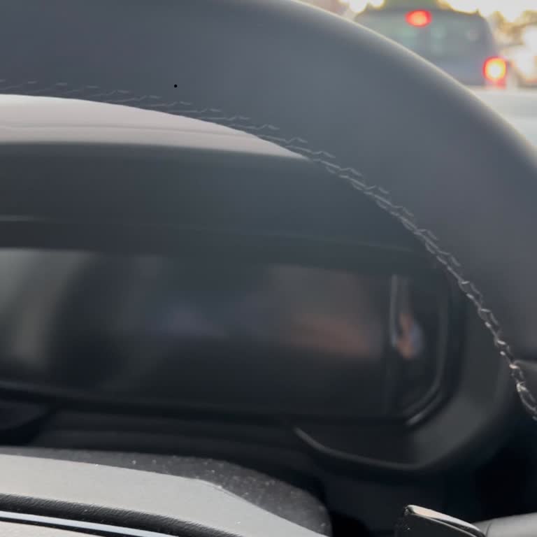 Opel Combo Life Ultimate Göstergeleri Sürekli Arızalanıyor, Servisten Çözüm Yok