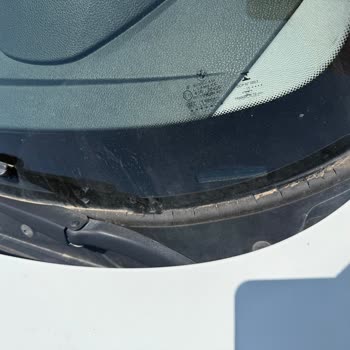 BMW 116d Ön Cam Fitilinde Erken Deformasyon Ve Su Alma Sorunu