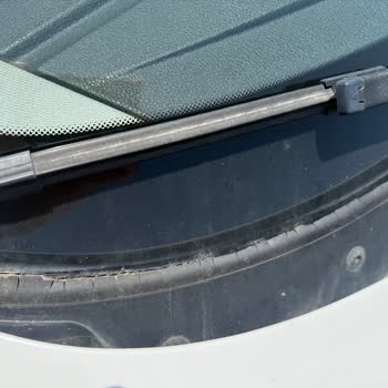 BMW 116d Ön Cam Fitilinde Erken Deformasyon Ve Su Alma Sorunu