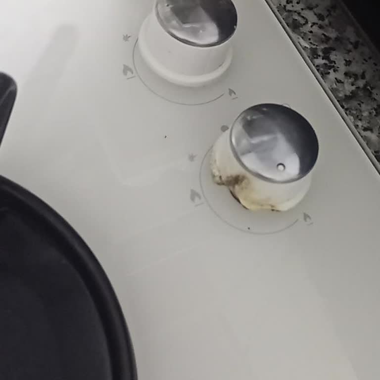 Gaz Kaçağı Olan Ankastre Ocak İçin 1 Yıldır Çözüm Bulunmuyor, Can Güvenliğimiz Tehlikede!