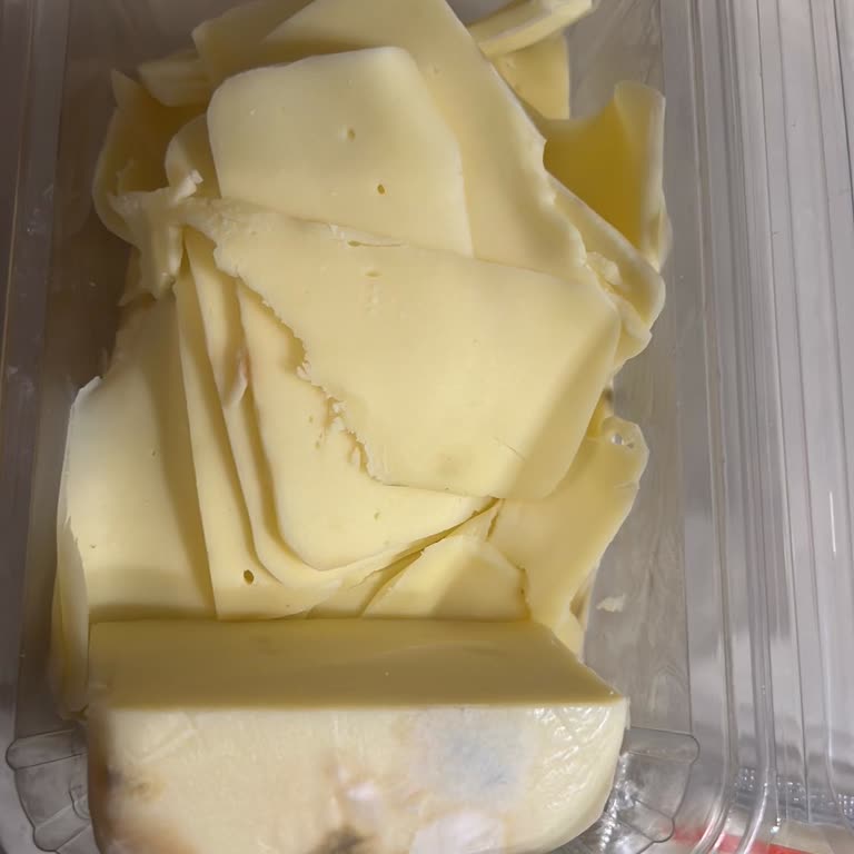 Aldığım Kaşar Peyniri Kısa Sürede Küflendi