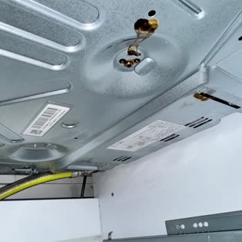 Siemens Ocakta Sıvı Sızıntısı Ve Servis İlgisizliği Mağduriyeti