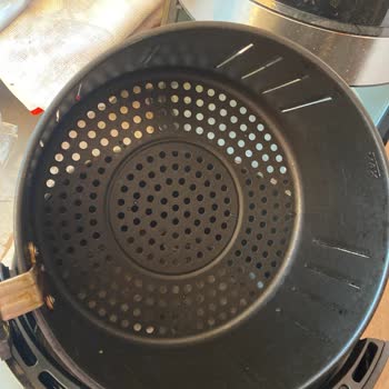 Airfryer Hazinesi Paslandı Ve Kilit Mekanizması Bozuldu