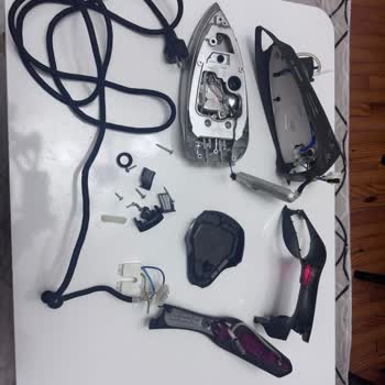 Onarılmadan Ve Parçalanmış Şekilde Teslim Edilen Ütü Nedeniyle Mağduriyet