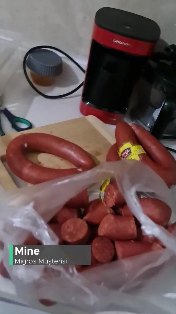 Küflü Sucuk Satan Migros! videonun kapak resmi