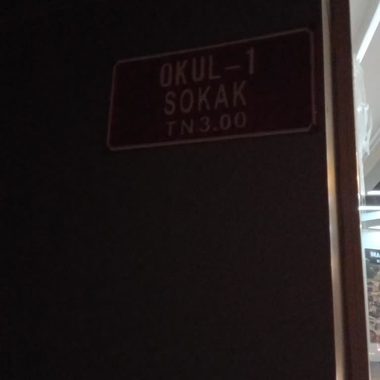 Kaldırım Onarımsız Bırakıldı, Çevre Kirliliği Arttı