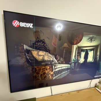 Samsung 65Q67C Model TV'de Ekranda İnce Çizgi Sorunu
