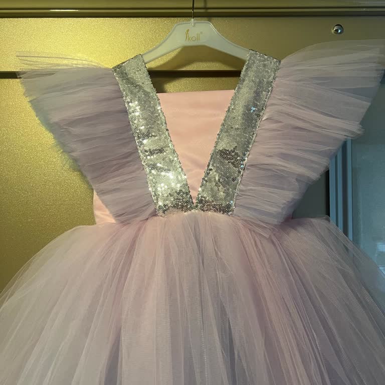 Sipariş Sonrası İlgisizlik Ve Hatalı, Büyük Elbise Mağduriyeti