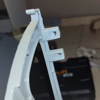 Adore Ayakkabılığın Kırık Kapak Parçası Bulunamıyor