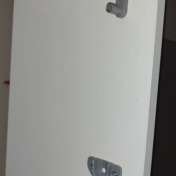 Adore Ayakkabılığın Kırık Kapak Parçası Bulunamıyor