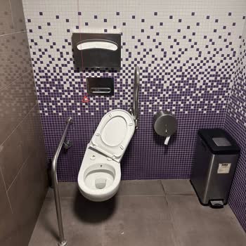 Yüksek Ücretlere Rağmen Kötü Temizlik Ve Yetersiz Hizmet