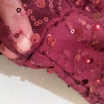 Sipariş Edilen Abiyelerde Dikiş Hataları Ve Defolarla Karşılaştık