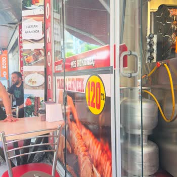 Restoranda Fiyat Bilgilendirmesi Ve Saygısız Davranışlar Nedeniyle Yaşanan Memnuniyetsizlik