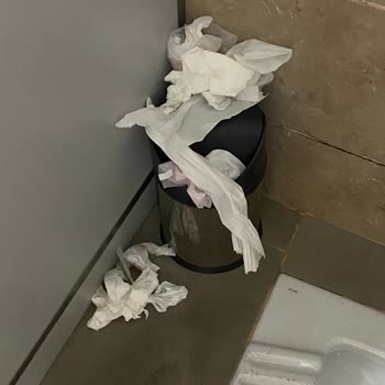 Hem Köpeğimle Giremedim Hem De Sağlıksız Ortamda Mağdur Edildim