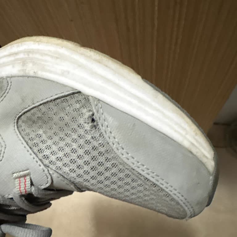 Kısa Sürede Yırtılan Ayakkabıya Kullanıcı Hatası Denmesi Şaşırtıcı