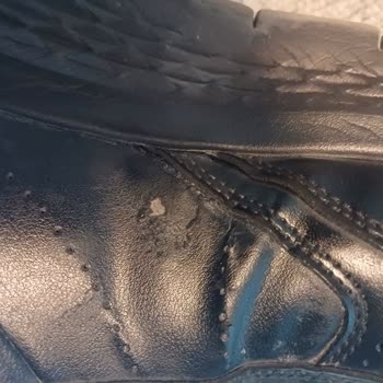 Skechers Ayakkabı 5 Ayda Çatladı, Garanti Kullanıcı Hatası Dedi