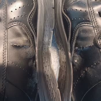 Skechers Ayakkabı 5 Ayda Çatladı, Garanti Kullanıcı Hatası Dedi