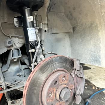 Opel Corsa Aracımda Çözülemeyen Sola Çekme Sorunu Mağduriyet Yaşatıyor