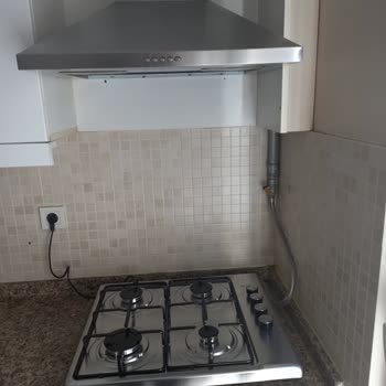 Kumtel Set Üstü Ocak Kurulumunda Ücretsiz Denmesine Rağmen Ek Ücret Talebi